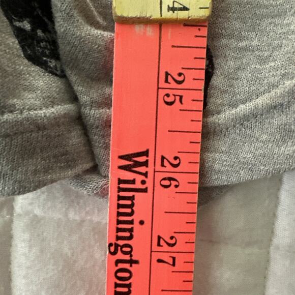 SKULL CASHMERE Top Womens Medium Gray 100% Cotton Skull Print Halloween Horror - Picture 10 of 10